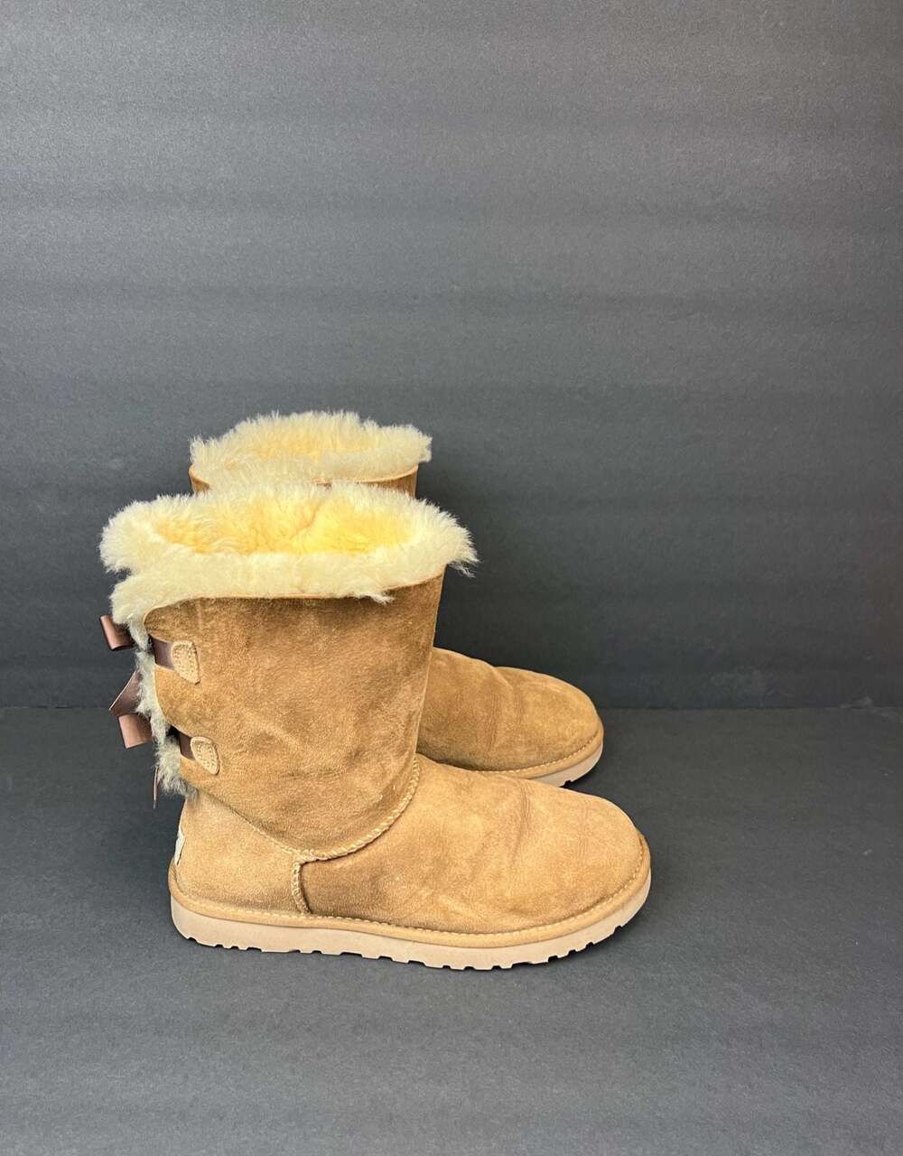 UGG Bailey Bow II Chestnut Suede Shearling Boots  Women’s Size 8